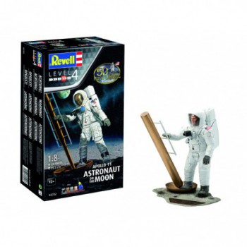 revell Astronaute d'Apollo 11 sur la lune 1/8 03702