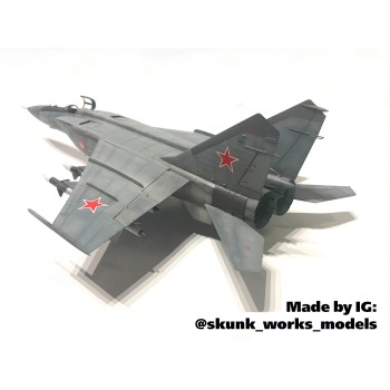 ICM MiG-25 PD Soviet Interceptor Fighter 1/48