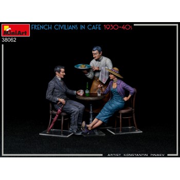 miniart FRENCH CIVILIANS IN CAFE 1930-40S 1/35