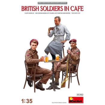 miniart British Soldiers in Cafe 1/35 35392