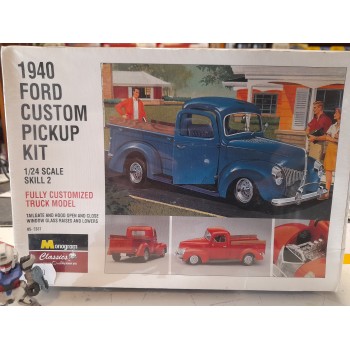 revell Monogram 1940 ford custom pickup kit 1/25 852337