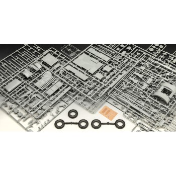 revell W.O.T. 8 BM-13-16 Katyusha/Cargo 1/35 03338