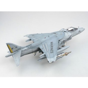 TRUMPETER AV-8B HARRIER II 1/32