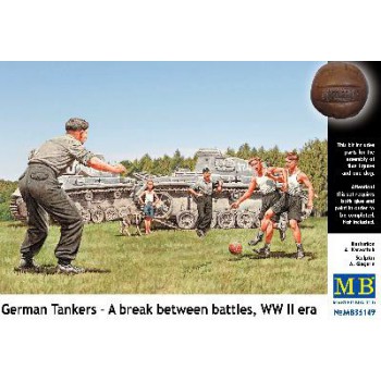 master box UNE POSE ENTRE DEUX COMBATS - TANKISTES ALLEMANDS 2e Guerre Mondiale 1/35 mb35149